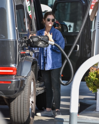 seenatthegasstationinstudiocity100221_036.jpg