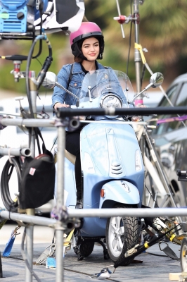 HQ
