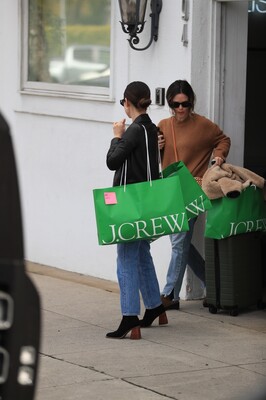 shoppingbh080224-013.jpg