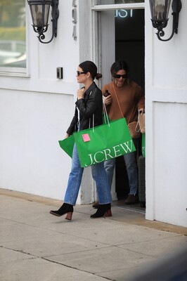 shoppingbh080224-018.jpg