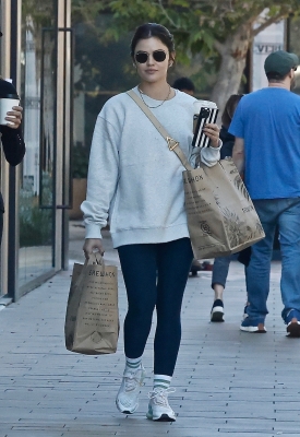 shoppingla061122-002.JPG