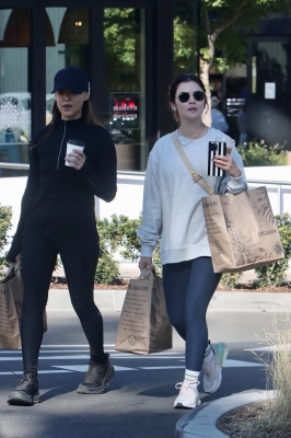 shoppingla061122-025.JPG