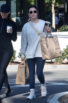 shoppingla061122-030.JPG