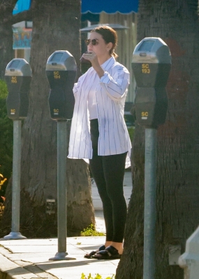 shoppingsc090422-102.jpg