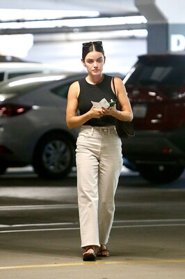 shoppingwh120924-007.jpg