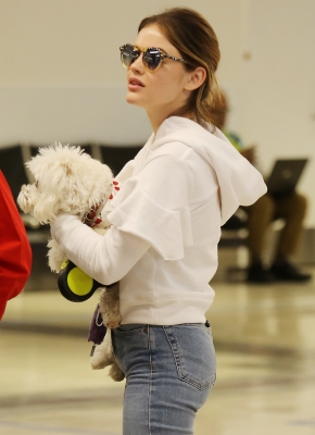 HQ
