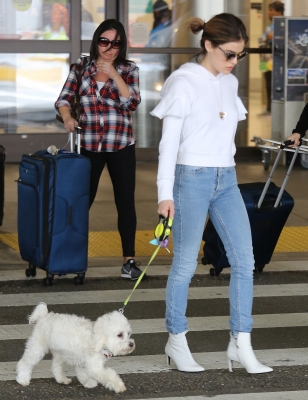 HQ
