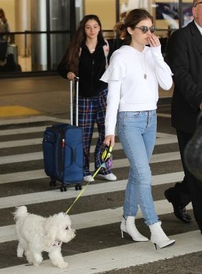 HQ
