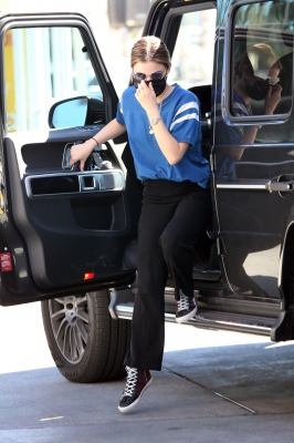 stopsatgasstation_2202-002.jpg