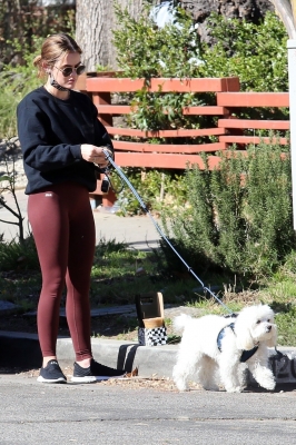 walkingela180221-002.jpg