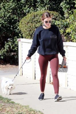 walkingela180221-003.jpg
