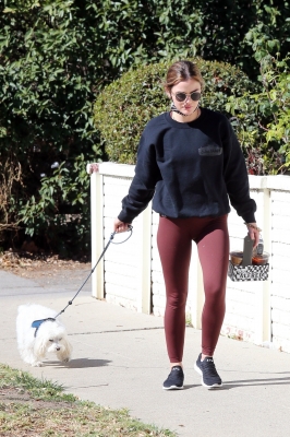 walkingela180221-045.jpg