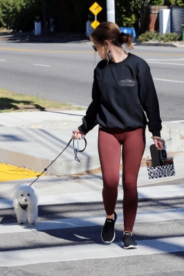 walkingela180221-058.jpg