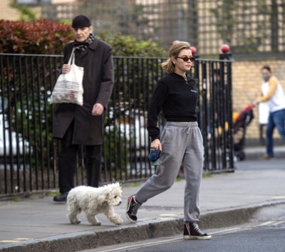 walkingherdoginlondon_2804_017.jpg