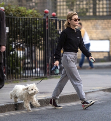 walkingherdoginlondon_2804_019.jpg