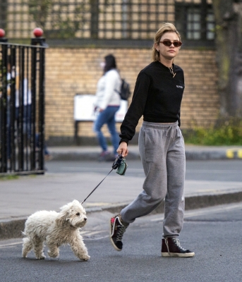 walkingherdoginlondon_2804_023.jpg