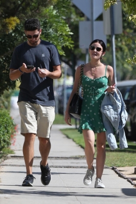 walkinginla270618-001.jpg