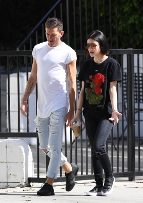 HQ

