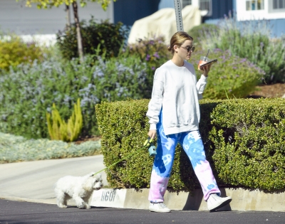 walkswithherdoginstudiocity_2401-005.jpg