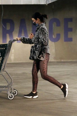 wholefoodsinstudiocity_020121_074.jpg