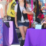 Filename=AT_THE_FLEA_MARKET_11-09-2011_22.jpg
Filesize=105KiB
Dimensions=266x400
Date added=Sep 23, 2015 AT_THE_FLEA_MARKET_11-09-2011_22.jpg
