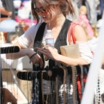 Filename=AT_THE_FLEA_MARKET_11-09-2011_24.jpg
Filesize=97KiB
Dimensions=266x400
Date added=Sep 23, 2015 AT_THE_FLEA_MARKET_11-09-2011_24.jpg