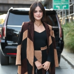 ArrivingAtTheAliceandOliviasShowNY1009-005.jpg
