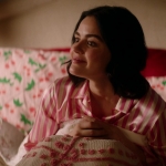 Katy_Keene_S01E10_Chapter_Ten_Gloria_1080p_AMZN_WEB-DL_DDP5_1_H_264-KiNGS_0100.jpg