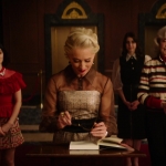 Katy_Keene_S01E10_Chapter_Ten_Gloria_1080p_AMZN_WEB-DL_DDP5_1_H_264-KiNGS_0552.jpg