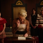 Katy_Keene_S01E10_Chapter_Ten_Gloria_1080p_AMZN_WEB-DL_DDP5_1_H_264-KiNGS_0553.jpg