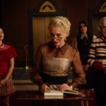 Katy_Keene_S01E10_Chapter_Ten_Gloria_1080p_AMZN_WEB-DL_DDP5_1_H_264-KiNGS_0577.jpg