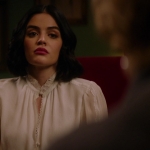 Katy_Keene_S01E10_Chapter_Ten_Gloria_1080p_AMZN_WEB-DL_DDP5_1_H_264-KiNGS_1500.jpg