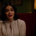 Katy_Keene_S01E10_Chapter_Ten_Gloria_1080p_AMZN_WEB-DL_DDP5_1_H_264-KiNGS_1511.jpg