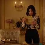 Katy_Keene_S01E10_Chapter_Ten_Gloria_1080p_AMZN_WEB-DL_DDP5_1_H_264-KiNGS_2001.jpg