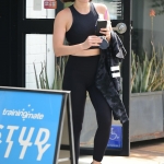 LeavesTheGymInStudioCity060619_012.jpg