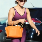 LeavesaYogaClassWithAFriend-003.jpg