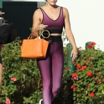 LeavesaYogaClassWithAFriend-011.jpg