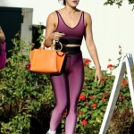 LeavesaYogaClassWithAFriend-013.jpg
