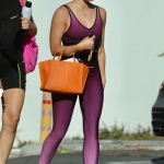 LeavesaYogaClassWithAFriend-024.jpg