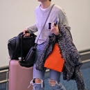 LucyArrivesBackinVancouverNov14-005.jpg