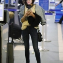 LucyCatchesAnFlight-030.jpg