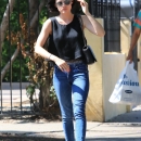 LucyInBeverlyHillsJul12-013.jpg
