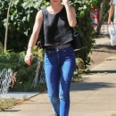 LucyInBeverlyHillsJul12-024.jpg