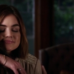 Pretty_Little_Liars_S06E15_Do_Not_Disturb_720p_WEB-DL_DD5_1_H_264-NTb_0157.jpg