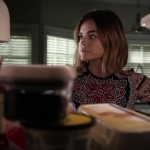 Pretty_Little_Liars_S06E15_Do_Not_Disturb_720p_WEB-DL_DD5_1_H_264-NTb_0803.jpg