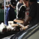 ShoppingFarmersMarket-021.jpg