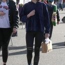 ShoppingFarmersMarket-025.jpg