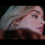 a_nice_girl_like_you_2020_1080p_web_h264-huzzah_4228.jpg
