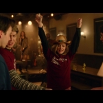 a_nice_girl_like_you_2020_1080p_web_h264-huzzah_4677.jpg