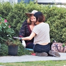 gardeningLScanada110817-014.jpg